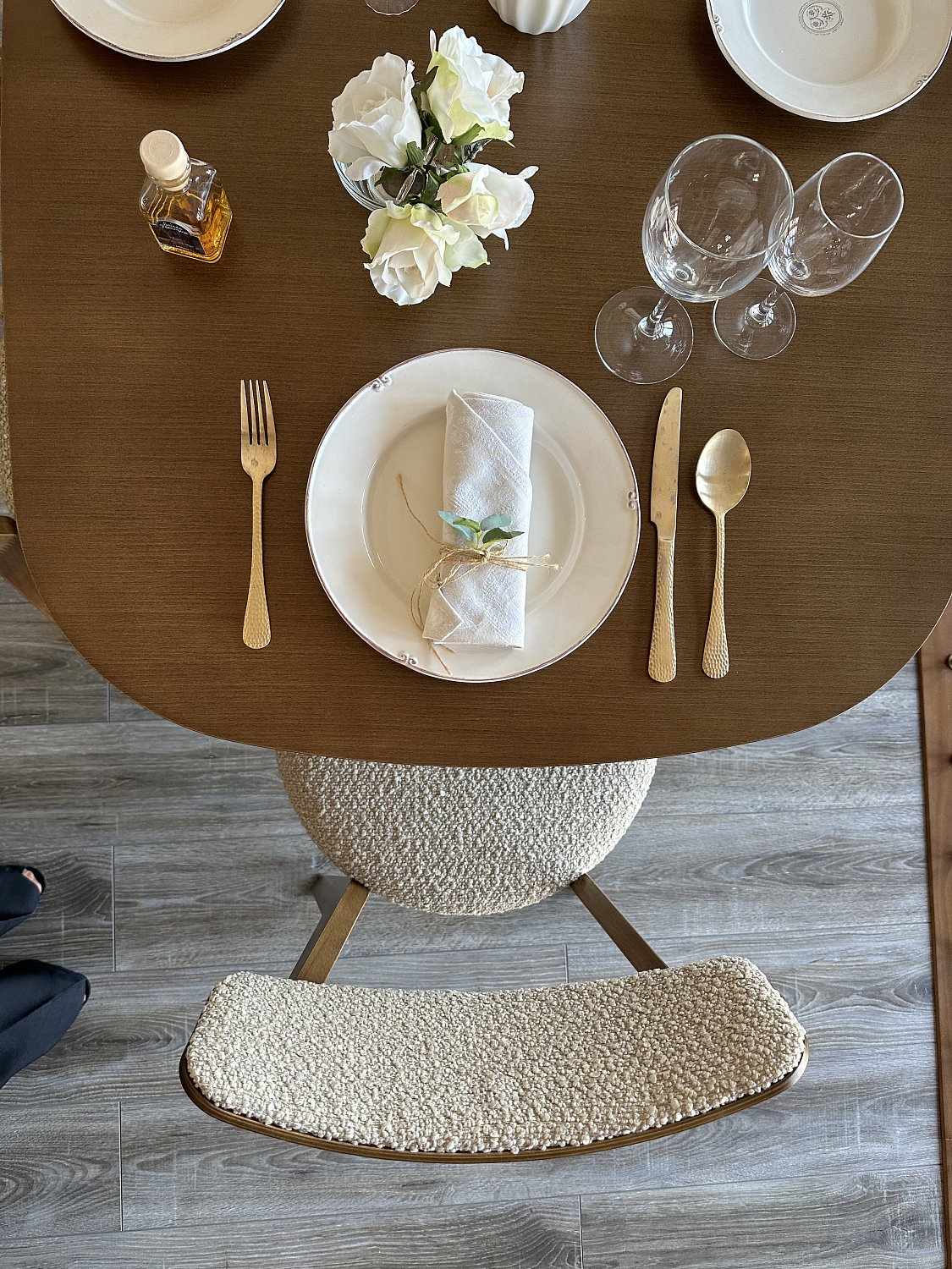 Стол овальный Q1300